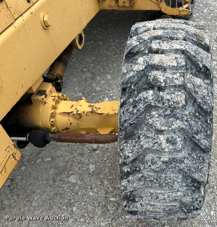 image for item EK4964 1996 John Deere  482C forklift