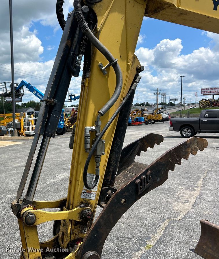 image for item EK4965 2017 Yanmar ViO55-6A mini excavator