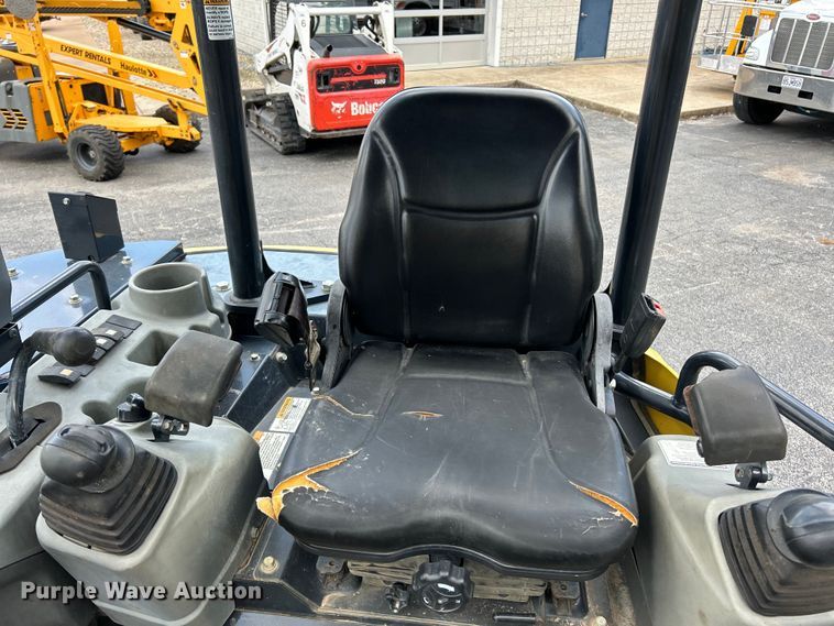 image for item EK4965 2017 Yanmar ViO55-6A mini excavator