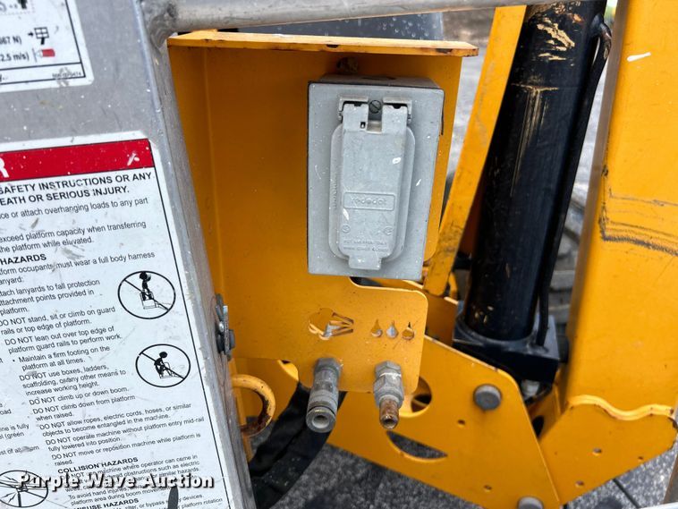 image for item EK4967 2016 Haulotte 45XA boom lift