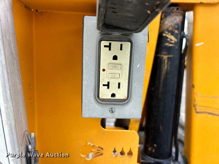 image for item EK4967 2016 Haulotte 45XA boom lift