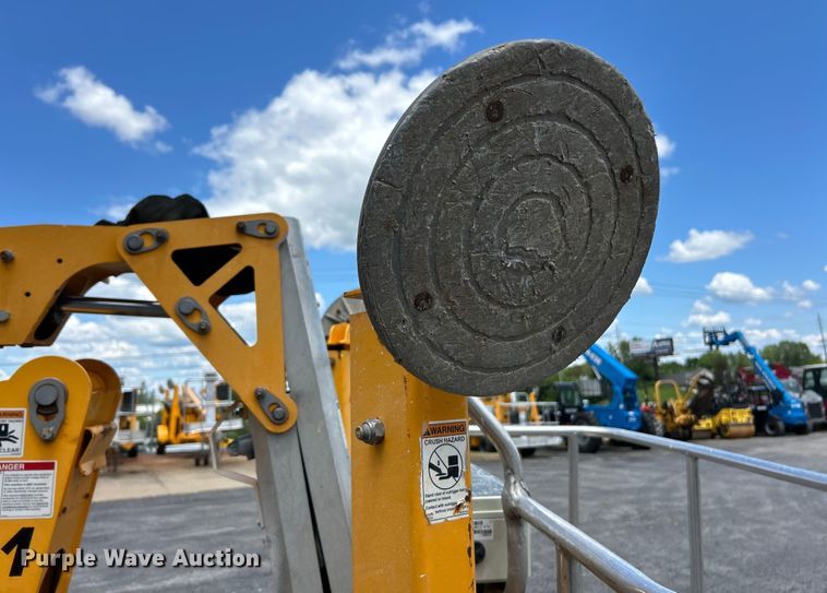 image for item EK4967 2016 Haulotte 45XA boom lift