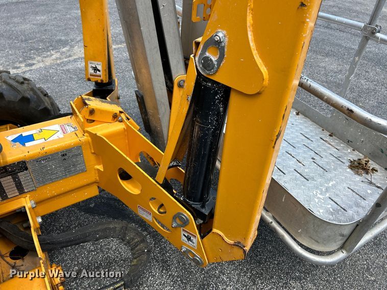 image for item EK4967 2016 Haulotte 45XA boom lift