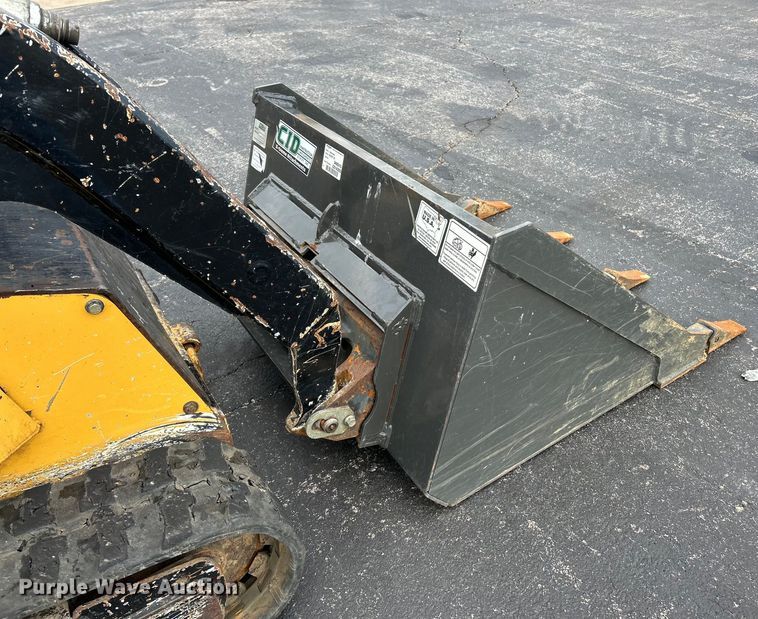 image for item EK4969 2015 Vermeer S725TX compact utility loader