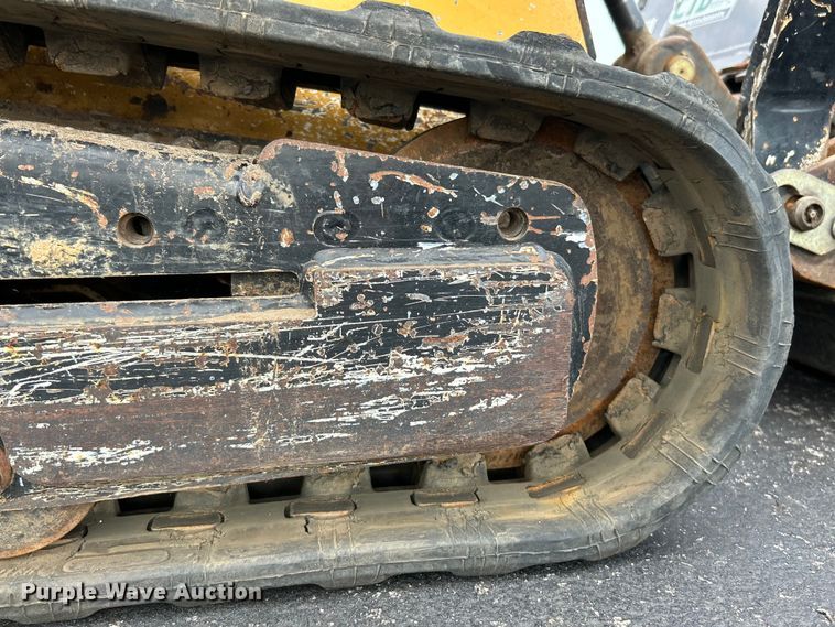 image for item EK4969 2015 Vermeer S725TX compact utility loader