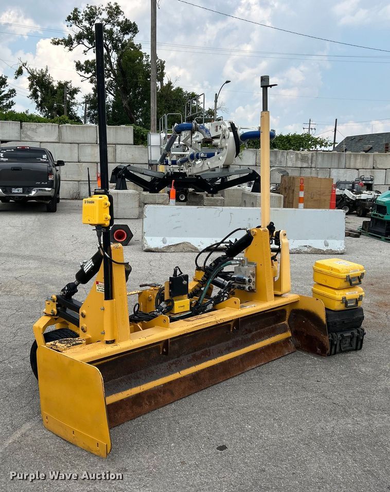 image for item EK4987 Hitch Doc skid steer box blade