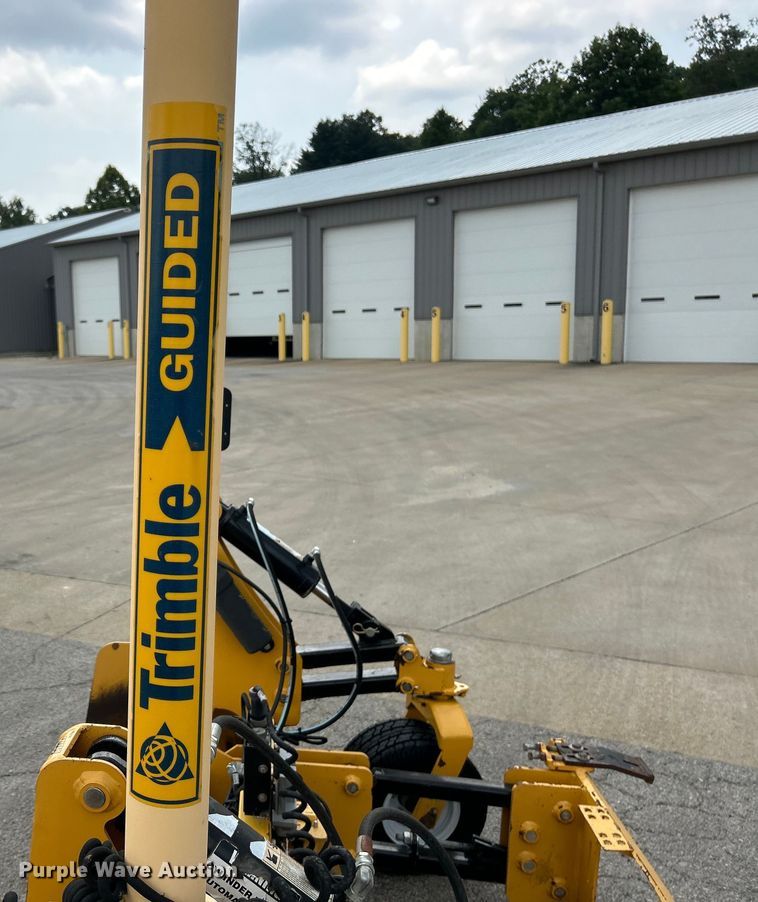 image for item EK4987 Hitch Doc skid steer box blade