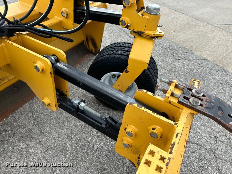 image for item EK4987 Hitch Doc skid steer box blade