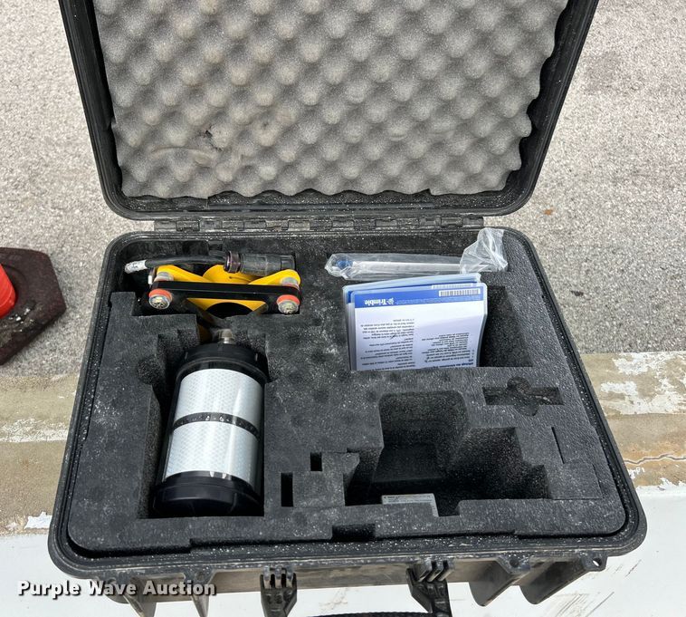 image for item EK4987 Hitch Doc skid steer box blade