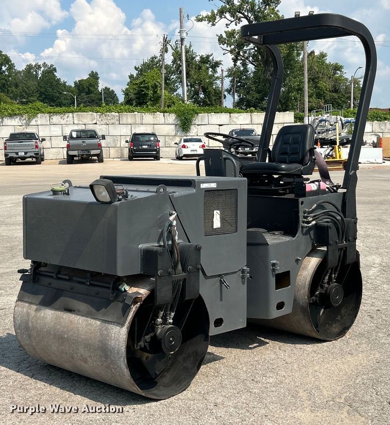 image for item EK4989 1993 Ingersoll Rand  DD-24 double drum vibratory roller