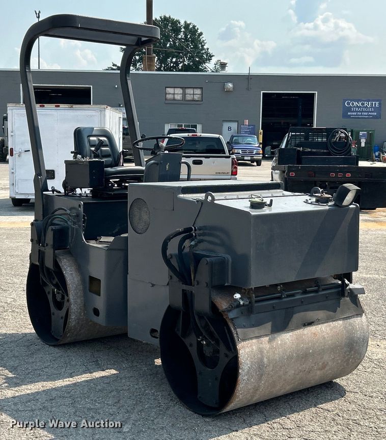 image for item EK4989 1993 Ingersoll Rand  DD-24 double drum vibratory roller