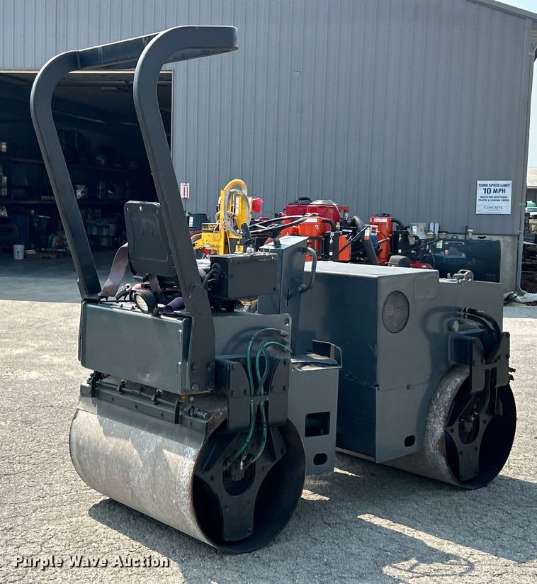 image for item EK4989 1993 Ingersoll Rand  DD-24 double drum vibratory roller