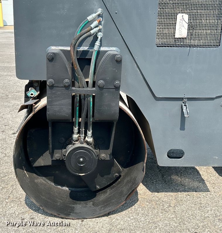 image for item EK4989 1993 Ingersoll Rand  DD-24 double drum vibratory roller