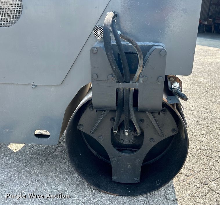 image for item EK4989 1993 Ingersoll Rand  DD-24 double drum vibratory roller