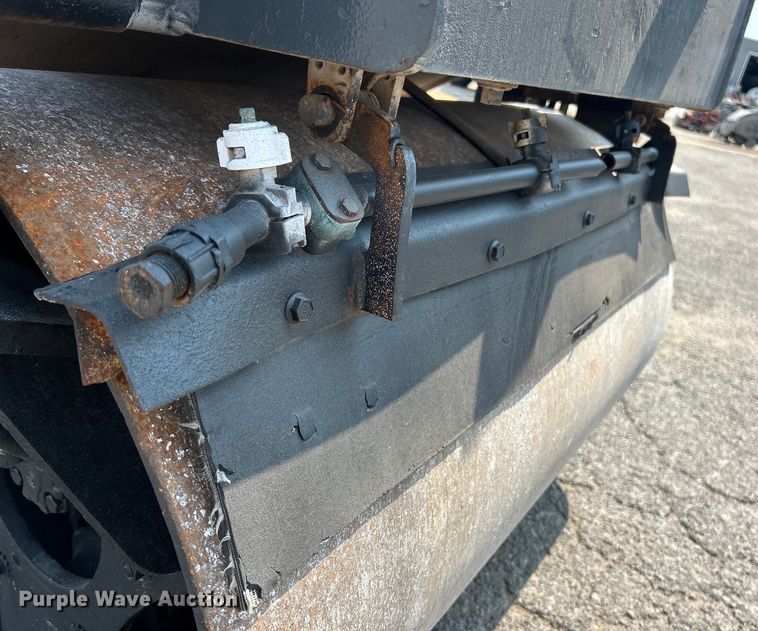 image for item EK4989 1993 Ingersoll Rand  DD-24 double drum vibratory roller