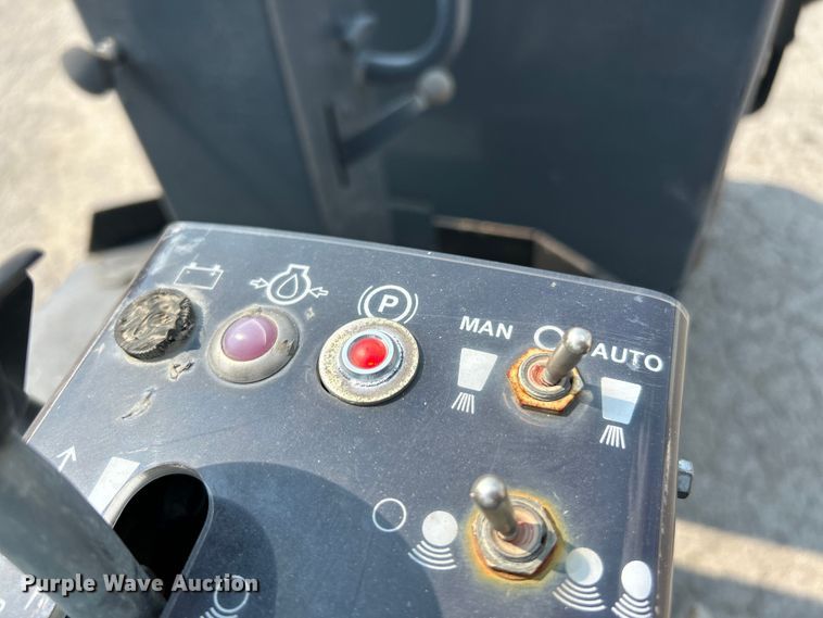 image for item EK4989 1993 Ingersoll Rand  DD-24 double drum vibratory roller