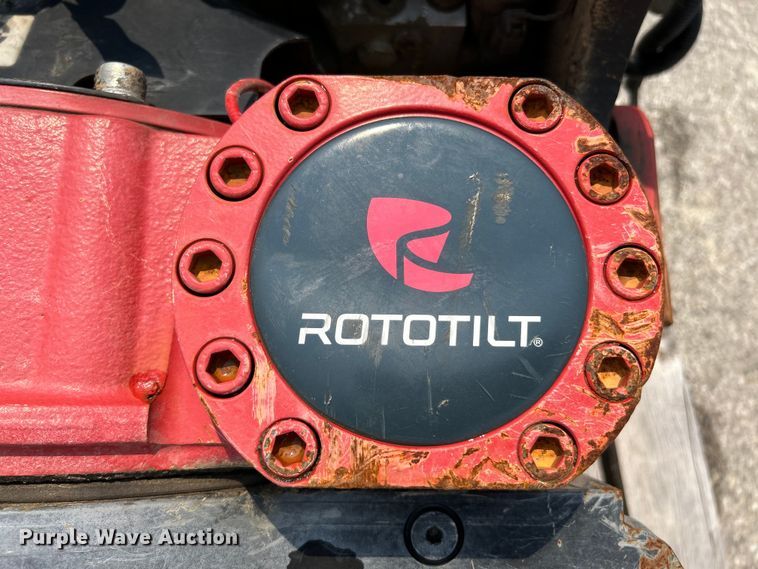 image for item EK4992 2015 Rototilt R4 quick coupler