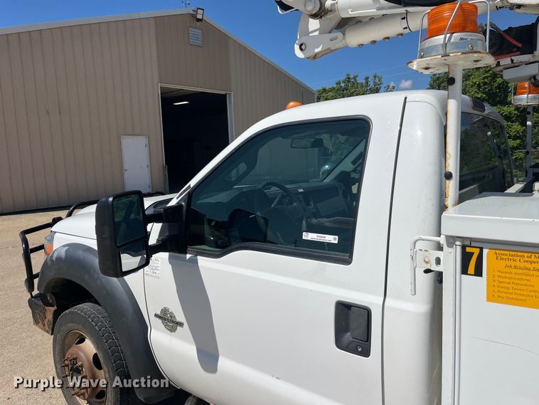 image for item EK8808 2016 Ford F550 Super Duty XL bucket truck
