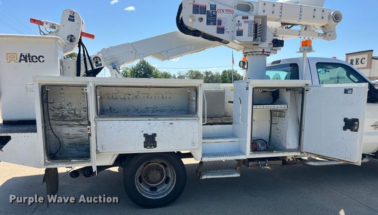 image for item EK8808 2016 Ford F550 Super Duty XL bucket truck
