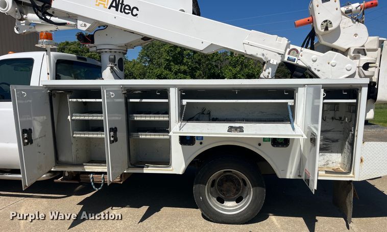 image for item EK8808 2016 Ford F550 Super Duty XL bucket truck