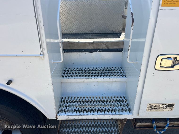 image for item EK8808 2016 Ford F550 Super Duty XL bucket truck