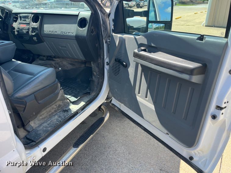 image for item EK8808 2016 Ford F550 Super Duty XL bucket truck