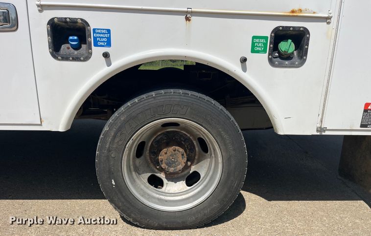 image for item EK8808 2016 Ford F550 Super Duty XL bucket truck