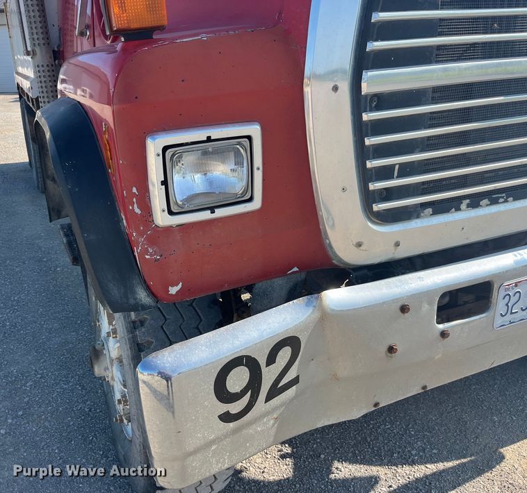image for item EK8809 1992 Ford L8000 dump truck