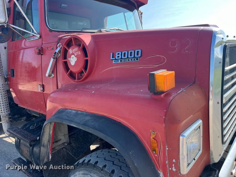 image for item EK8809 1992 Ford L8000 dump truck