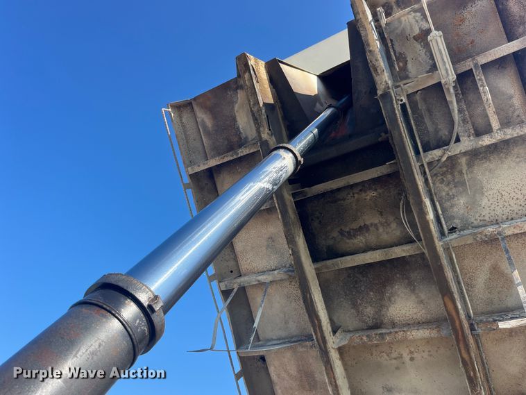 image for item EK8809 1992 Ford L8000 dump truck