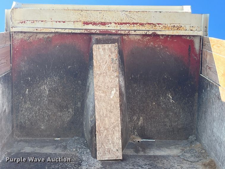 image for item EK8809 1992 Ford L8000 dump truck