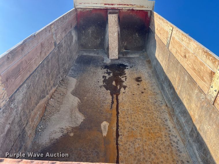 image for item EK8809 1992 Ford L8000 dump truck