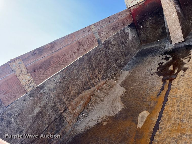 image for item EK8809 1992 Ford L8000 dump truck