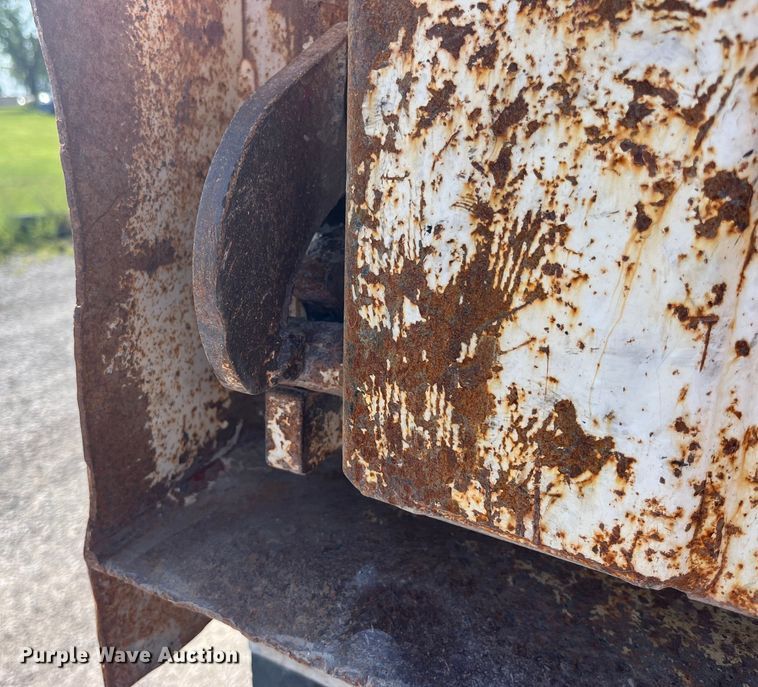 image for item EK8809 1992 Ford L8000 dump truck