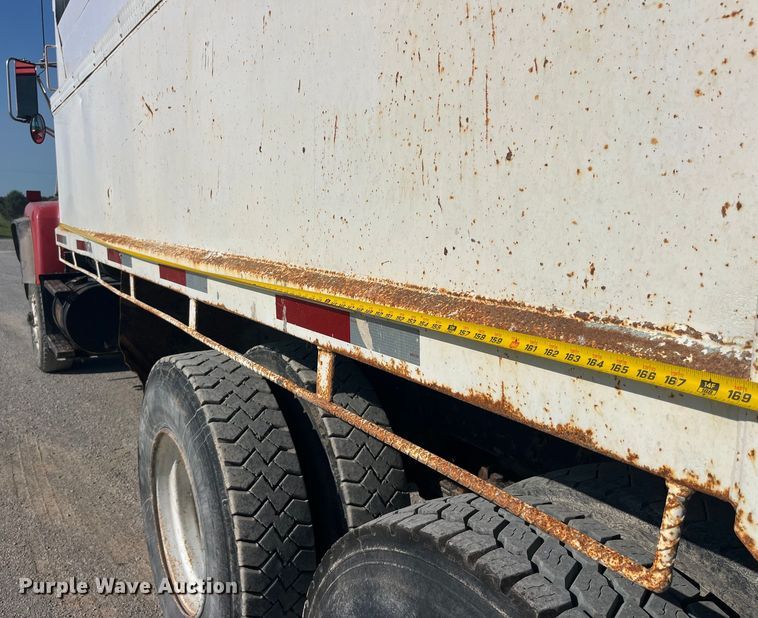 image for item EK8809 1992 Ford L8000 dump truck