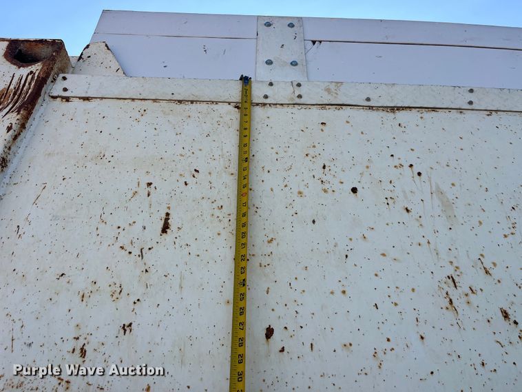 image for item EK8809 1992 Ford L8000 dump truck