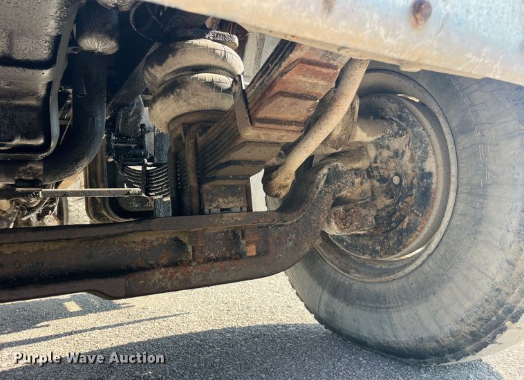 image for item EK8809 1992 Ford L8000 dump truck