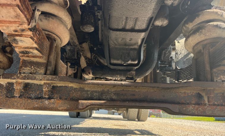 image for item EK8809 1992 Ford L8000 dump truck