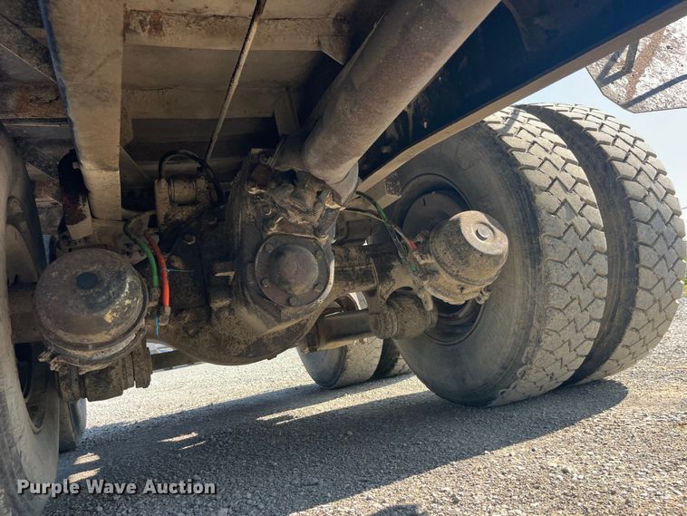 image for item EK8809 1992 Ford L8000 dump truck