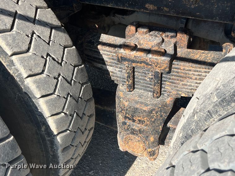 image for item EK8809 1992 Ford L8000 dump truck