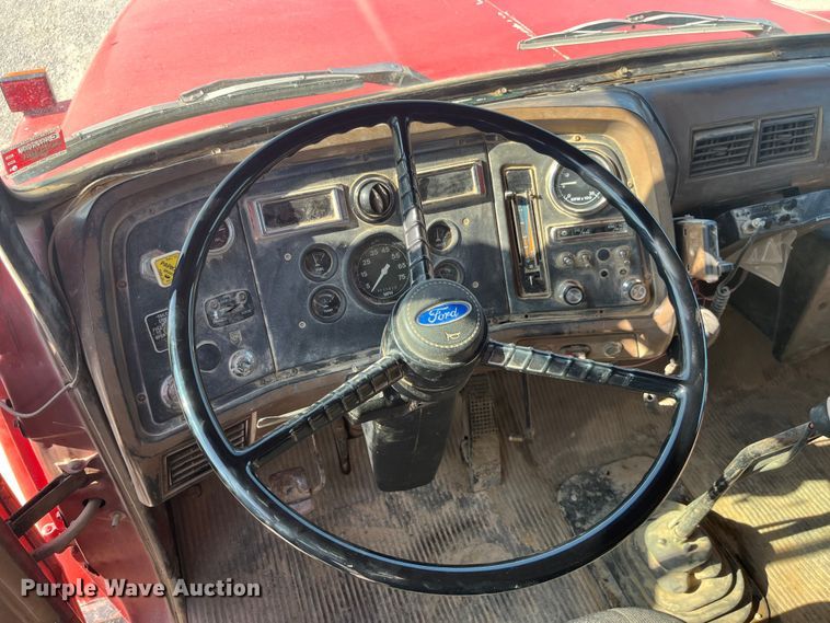 image for item EK8809 1992 Ford L8000 dump truck