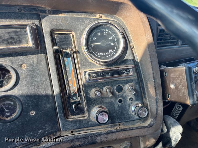 image for item EK8809 1992 Ford L8000 dump truck