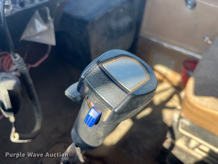 image for item EK8809 1992 Ford L8000 dump truck