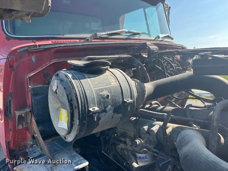 image for item EK8809 1992 Ford L8000 dump truck