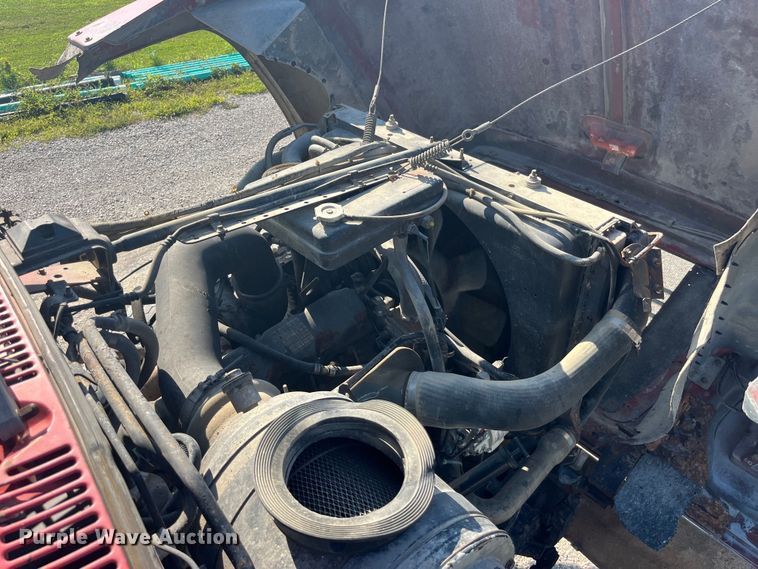 image for item EK8809 1992 Ford L8000 dump truck