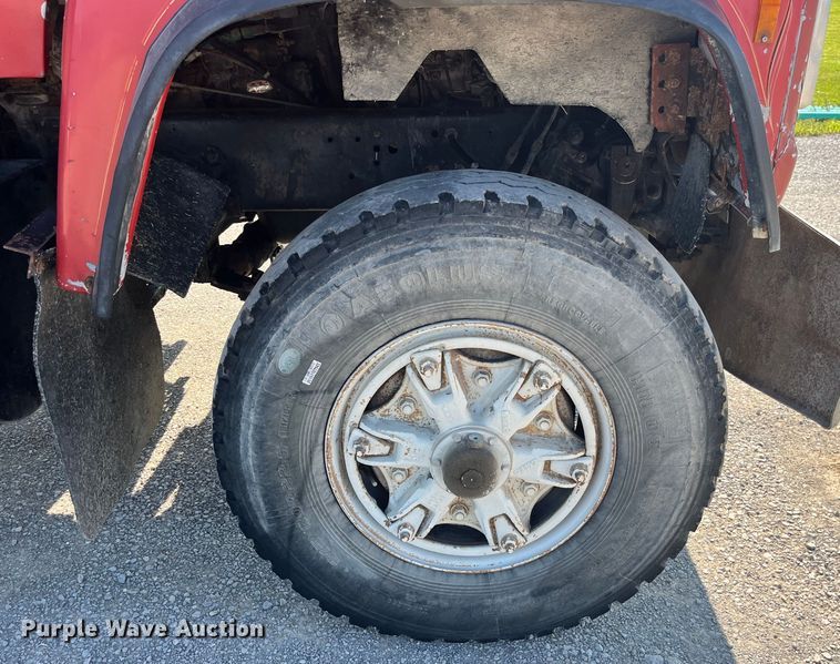 image for item EK8809 1992 Ford L8000 dump truck