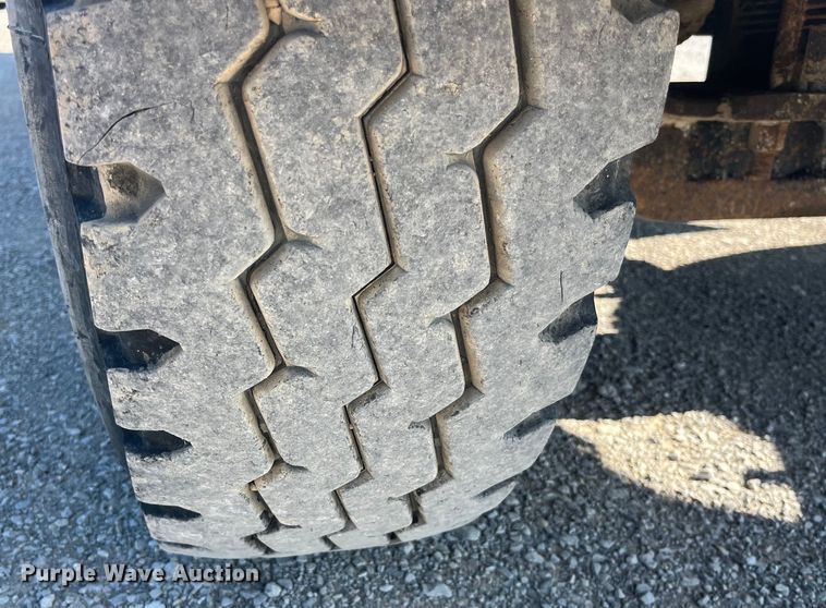 image for item EK8809 1992 Ford L8000 dump truck