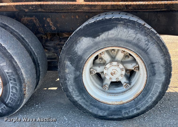 image for item EK8809 1992 Ford L8000 dump truck