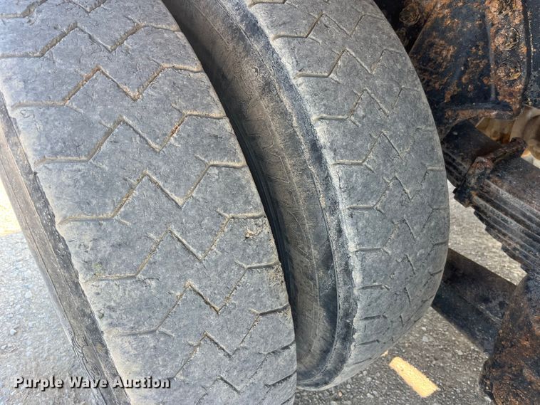 image for item EK8809 1992 Ford L8000 dump truck