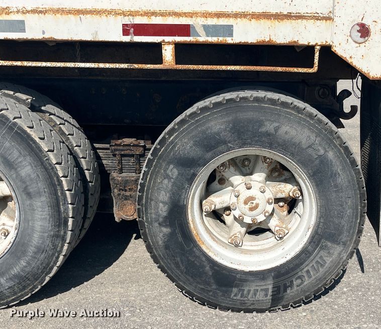 image for item EK8809 1992 Ford L8000 dump truck